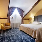 Ammende Restaurant&hotel 5*