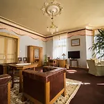 Hotel Ammende Restaurant And