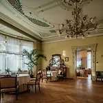 Ammende Restaurant And 5* 페르누