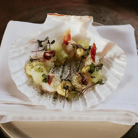 Ammende Restaurant And Hotell