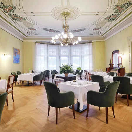 Ammende Restaurant And Hotell