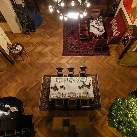 Ammende Restaurant And