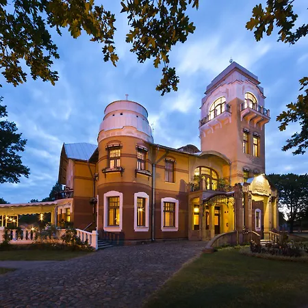 Ammende Restaurant And 5*