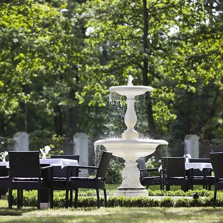 Hotel Ammende Restaurant And 5*