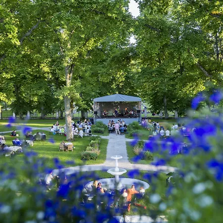 Ammende Restaurant And Hotell