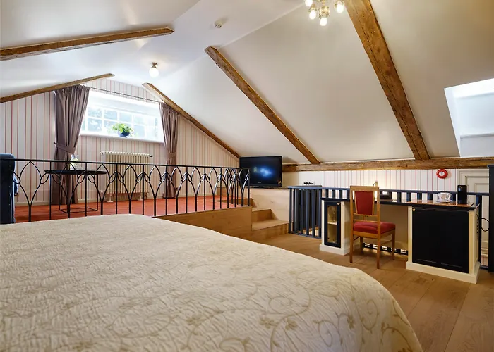 Ammende Restaurant And Hotel